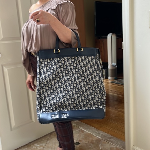 Like New !! Christian Dior travel  bag - Picture 14 of 14